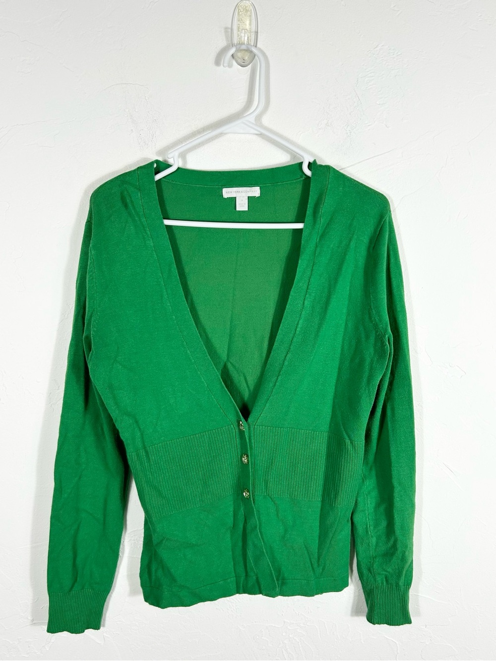 New York & Company Women's Medium Green V-Neck Button Cardigan Sweater Ribbed